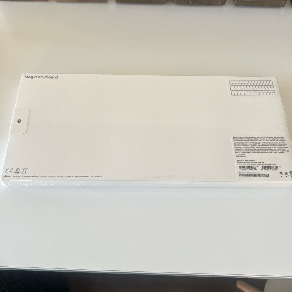 Apple Magic Keyboard - Picture 2 of 2